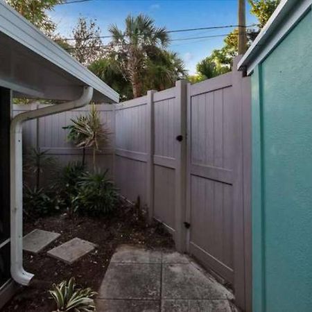 Charming Studio W Pool One Mile To Beach Pets Welcome Lake Worth Beach Esterno foto