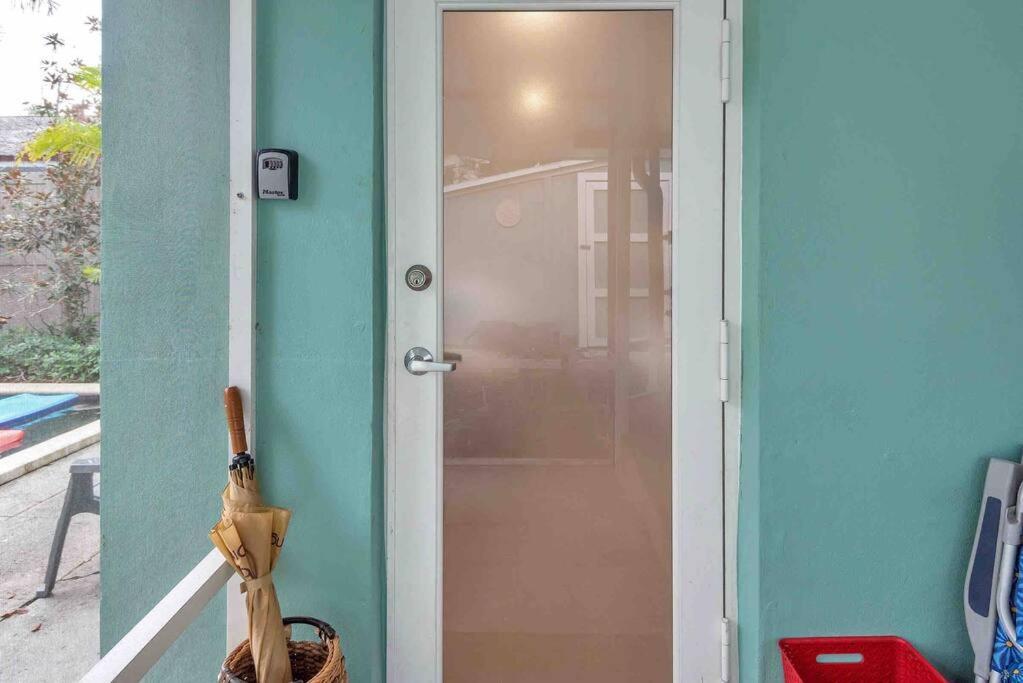Charming Studio W Pool One Mile To Beach Pets Welcome Lake Worth Beach Esterno foto
