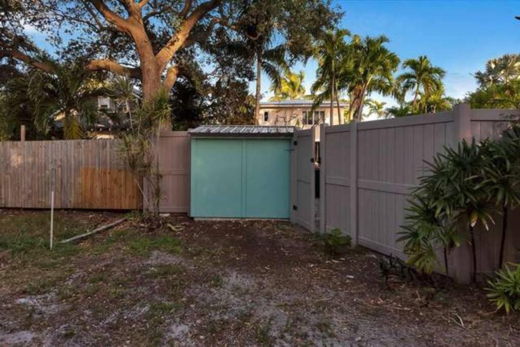 Charming Studio W Pool One Mile To Beach Pets Welcome Lake Worth Beach Esterno foto