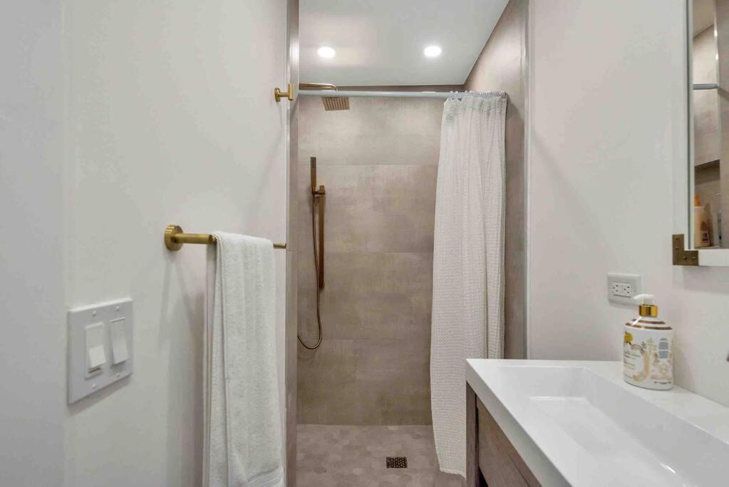 Charming Studio W Pool One Mile To Beach Pets Welcome Lake Worth Beach Esterno foto